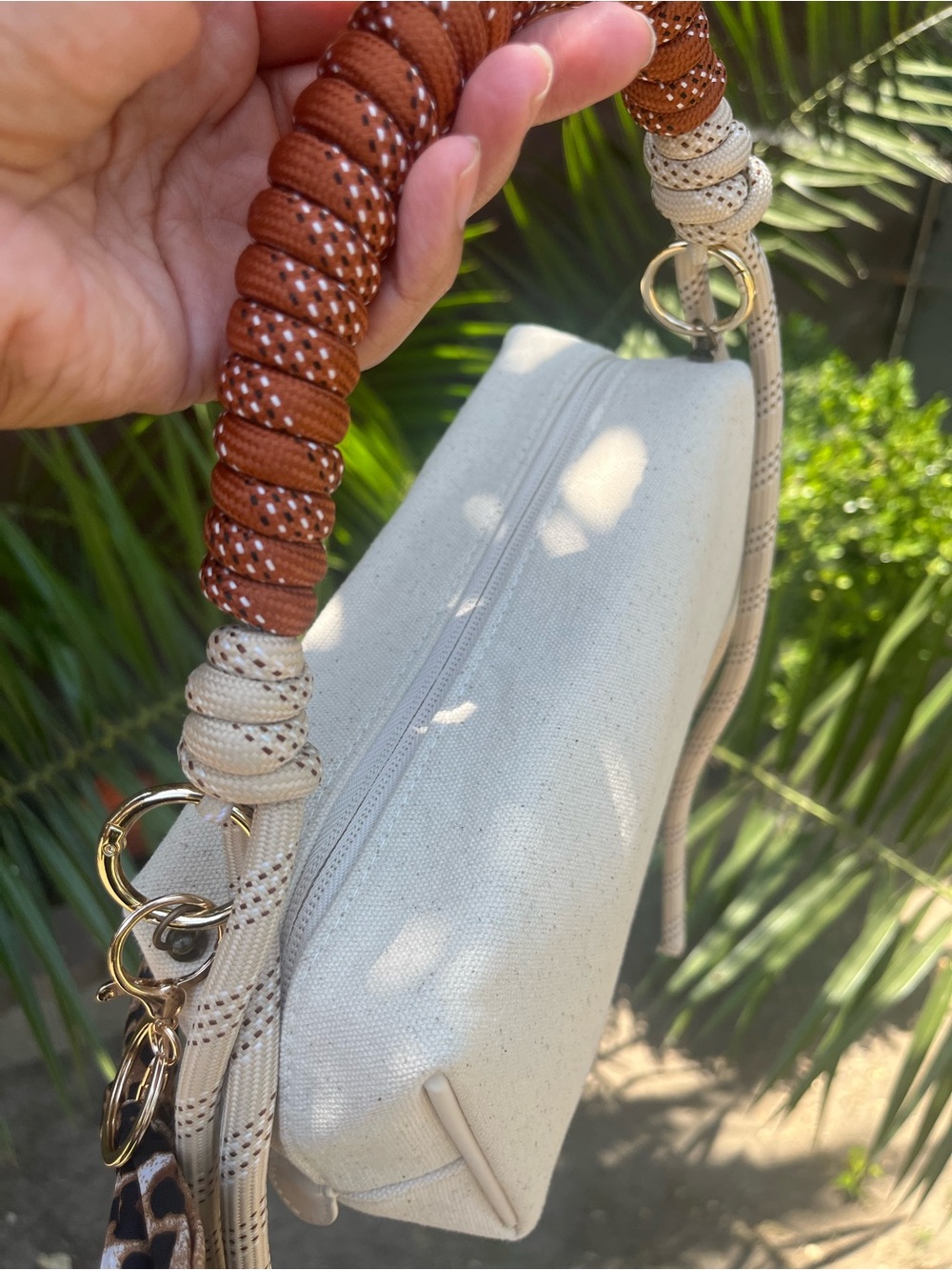 Burberry Beauty Hand Bag - Picture 5 of 14